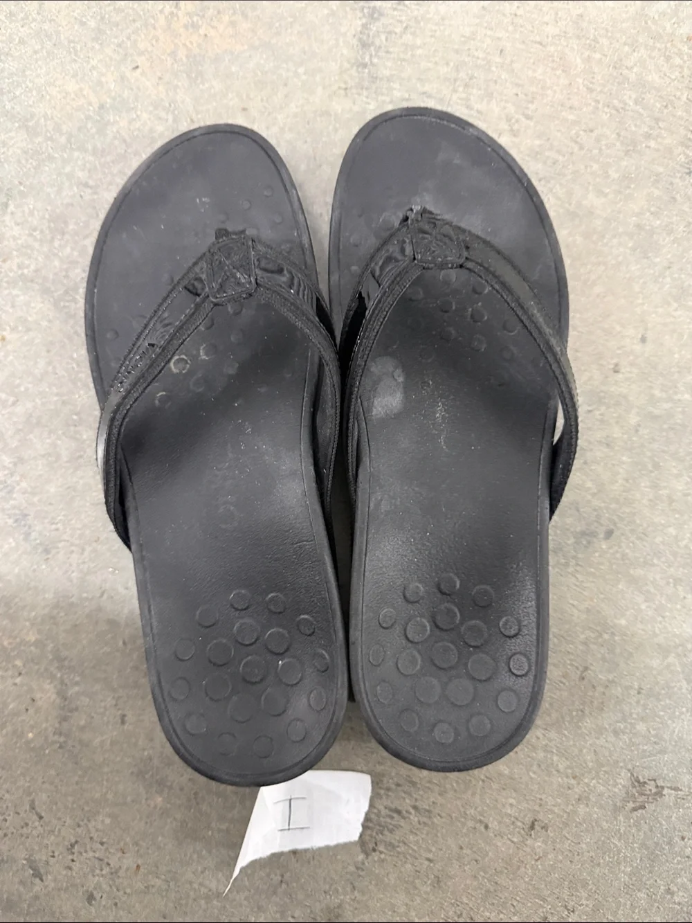 Vionic Black Patent Thong Sandals